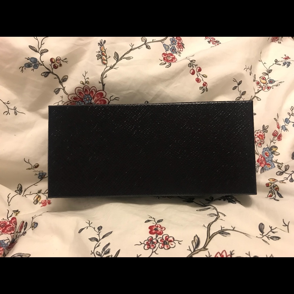PRADA box - Picture 2 of 3